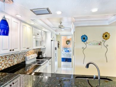 Large Three Bedroom Condo Sleeps Six with Communal Pool
