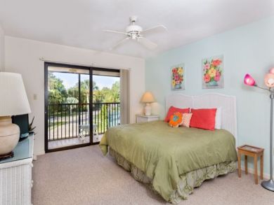 Large Three Bedroom Condo Sleeps Six with Communal Pool