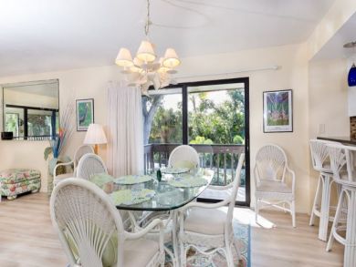 Large Three Bedroom Condo Sleeps Six with Communal Pool