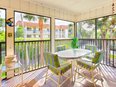 Large Three Bedroom Condo Sleeps Six with Communal Pool