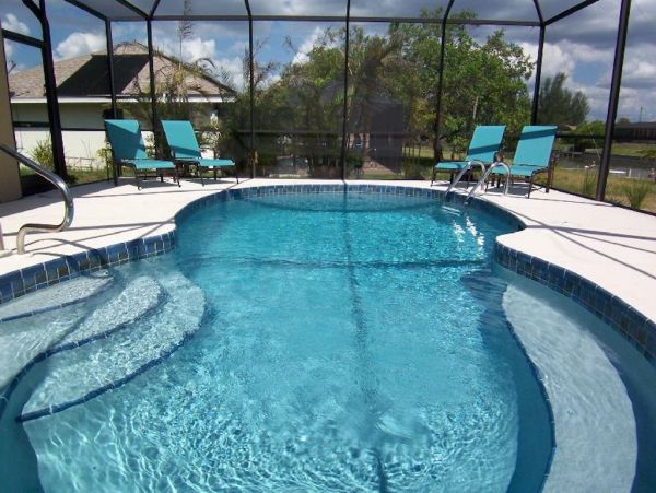 Canalfront Three Bedroom Vacation Home with Private Pool