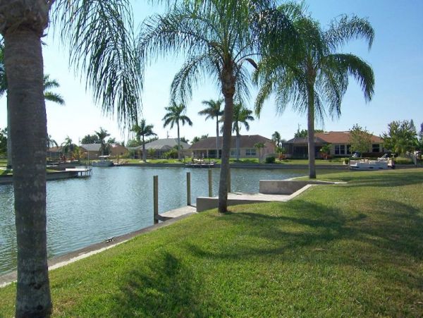 Canalfront Three Bedroom Vacation Home with Private Pool
