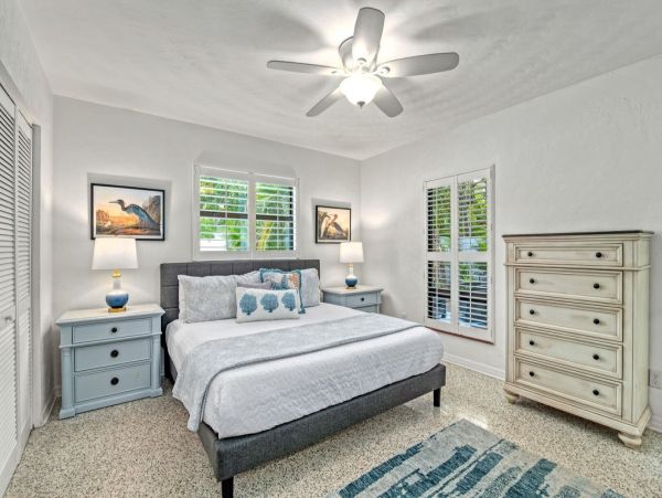 Elegant Escape with Heated Pool on Siesta Key