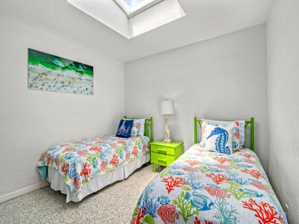 Elegant Escape with Heated Pool on Siesta Key