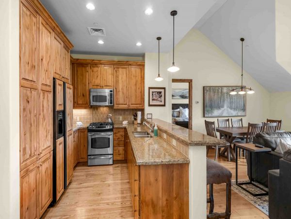 Three Bedroom Ski in Ski Out Vacation Rental Sleeps 7 Guests