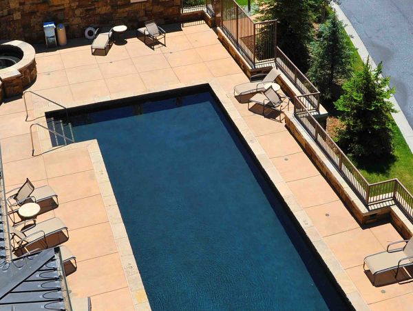 Three Bedroom Ski in Ski Out Vacation Rental Sleeps 7 Guests