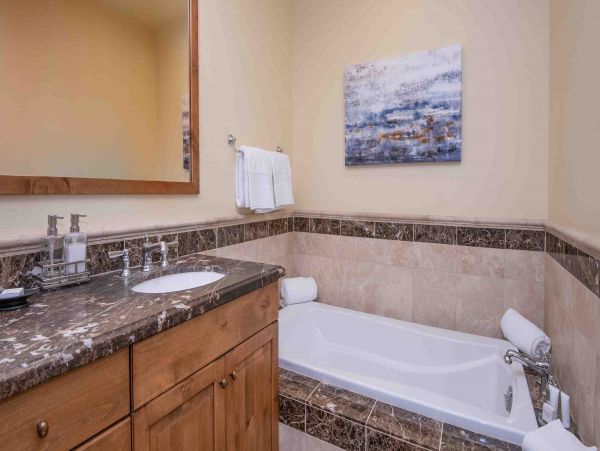 Three Bedroom Ski in Ski Out Vacation Rental Sleeps 7 Guests