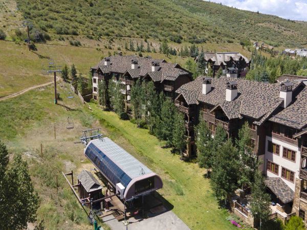 Three Bedroom Ski in Ski Out Vacation Rental Sleeps 7 Guests