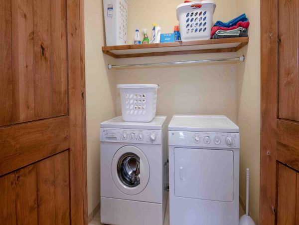 Three Bedroom Ski in Ski Out Vacation Rental Sleeps 7 Guests