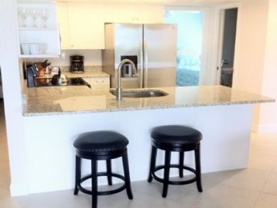 Breakfast Counter with Seats