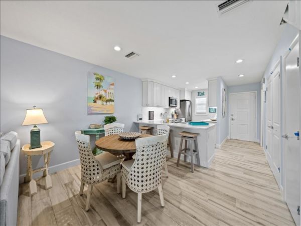 Beachfront Vacation Rental in Holmes Beach Gulf Views