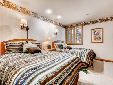 Three Bedroom Ski Condo - Sleeps Ten  Guests