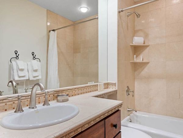 Ski In Ski Out Condo Sleeps 9 Three Bedrooms