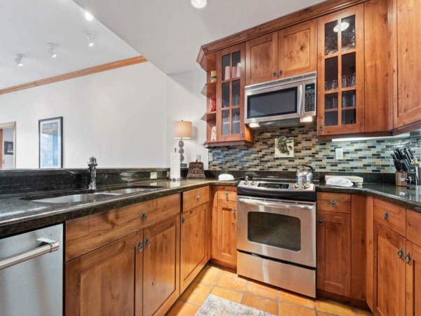 Ski In Ski Out Condo Sleeps 9 Three Bedrooms