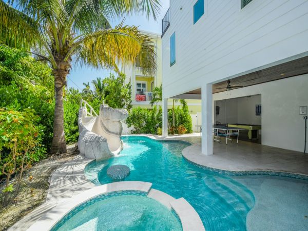 Bradenton Beach Large Group Vacation Rental 9BR Luxury Home