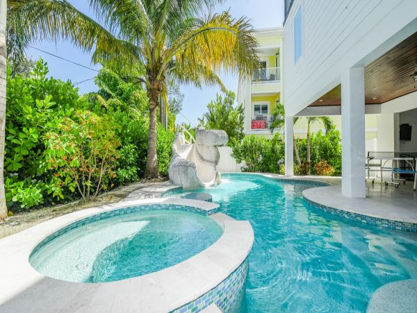 Bradenton Beach Large Group Vacation Rental 9BR Luxury Home