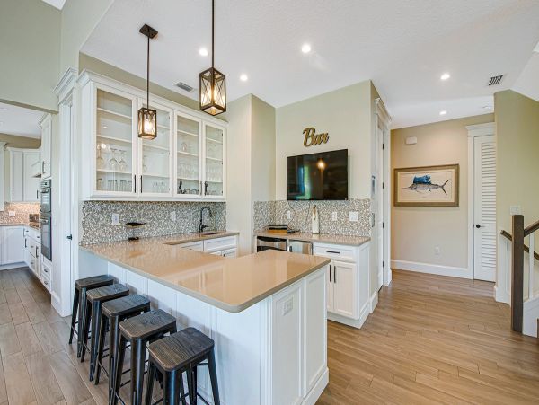 Bradenton Beach Large Group Vacation Rental 9BR Luxury Home