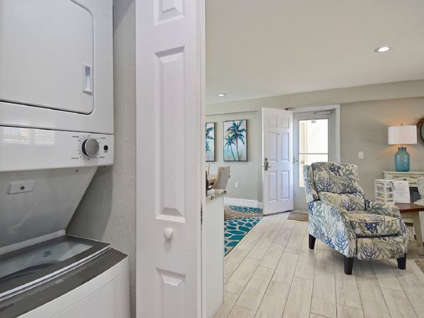 Siesta Key Vacation Beach Condo with 3 Pools