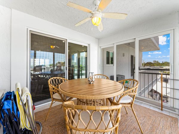 Siesta Key Vacation Beach Condo with 3 Pools