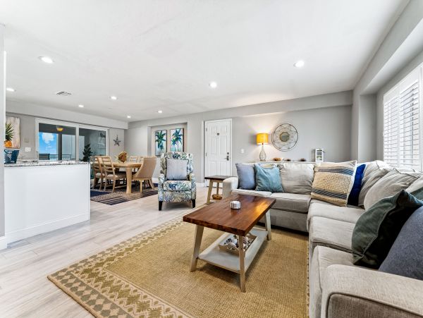 Siesta Key Vacation Beach Condo with 3 Pools