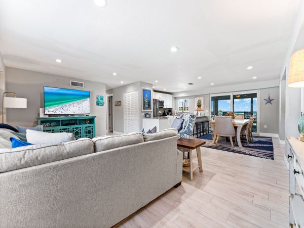 Siesta Key Vacation Beach Condo with 3 Pools