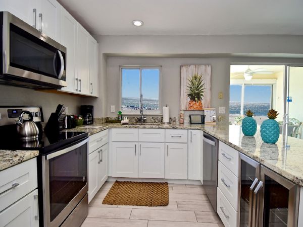 Siesta Key Vacation Beach Condo with 3 Pools