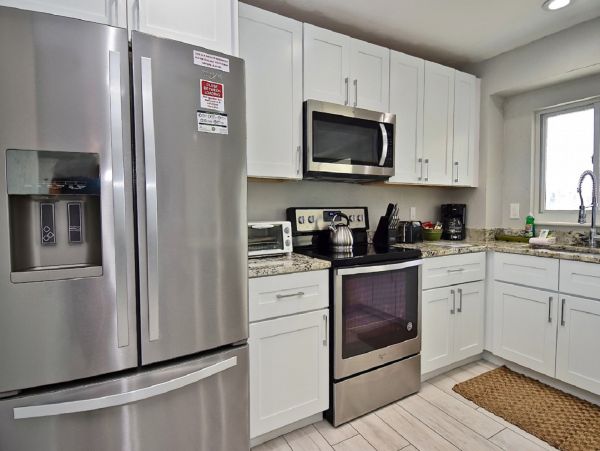 Siesta Key Vacation Beach Condo with 3 Pools