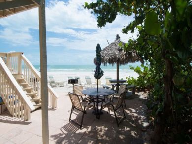 Bradenton Beach Vacation Condo Sleeps Six Guests