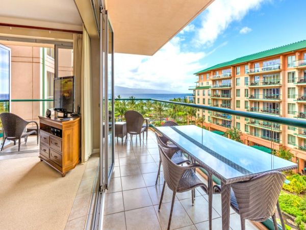 Beach Condo With Pacific Views and Private Balcony