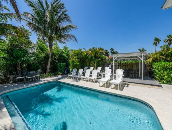 Luxury Bay View Anna Maria Three Bedroom Bungalow Sleeps 8