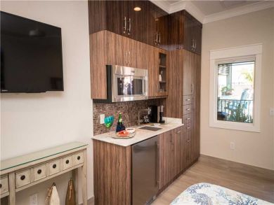 Two Bedroom Condo with Bay View Sleeps 6 Guests Anna Maria