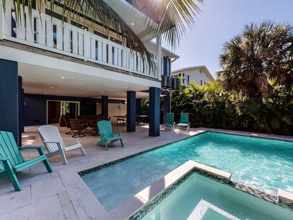 Anna Maria Vacation Home 4 Bedrooms Plus Loft Sleeps 12 North End - additional view, photo 2