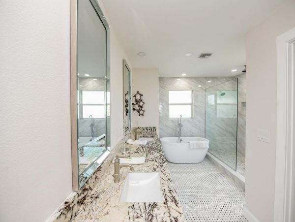 Anna Maria Luxury Four Bedroom Vacation Pool Home Sleeps 8