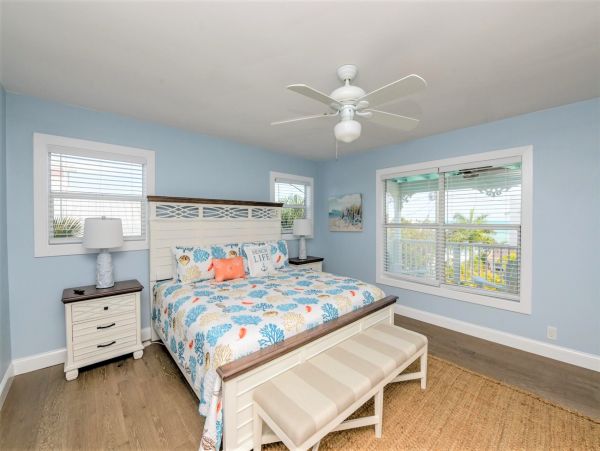 Anna Maria Luxury Four Bedroom Vacation Pool Home Sleeps 8
