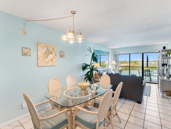 Value Rentals with Great Water Views Walk to Gulf of Mexico