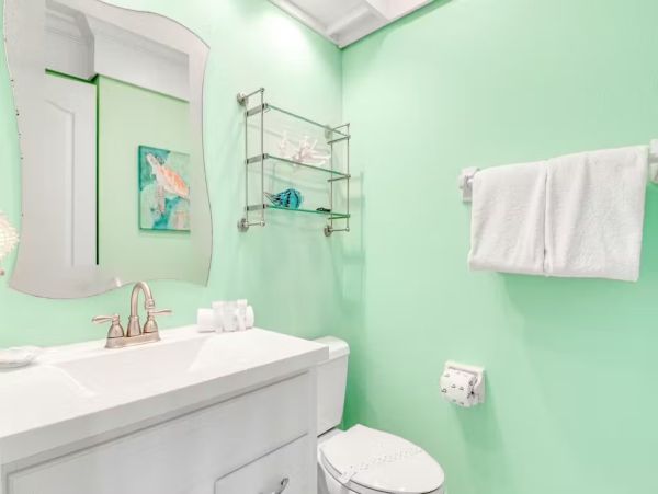 Beachfront Complex Resort - One Bedroom Condo Sleeps 4