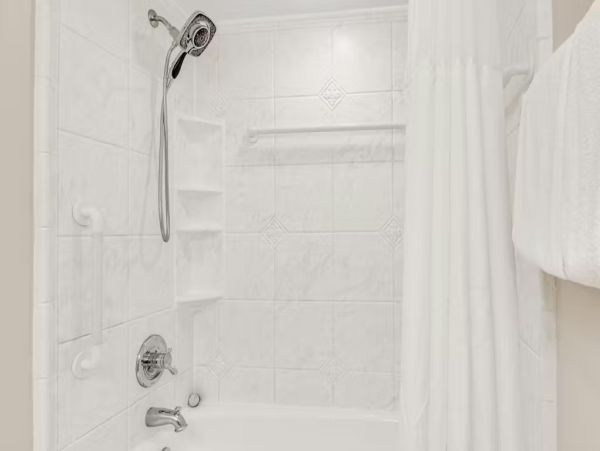 Beachfront Complex Resort - One Bedroom Condo Sleeps 4