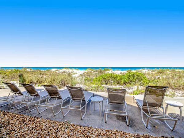 Beachfront Complex Resort - One Bedroom Condo Sleeps 4