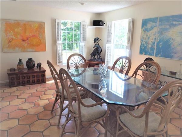 Bayside Rental Short Walk To Beach Three Bedrooms Sleeps 6