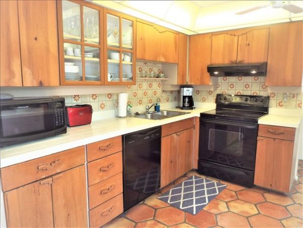 Bayside Rental Short Walk To Beach Three Bedrooms Sleeps 6