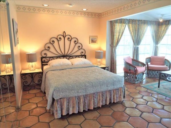 Bayside Rental Short Walk To Beach Three Bedrooms Sleeps 6