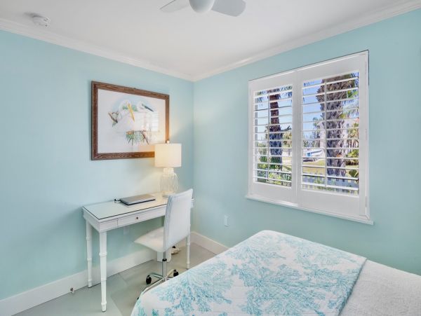 Luxurious Coastal Getaway at this Beach House in Longboat Key