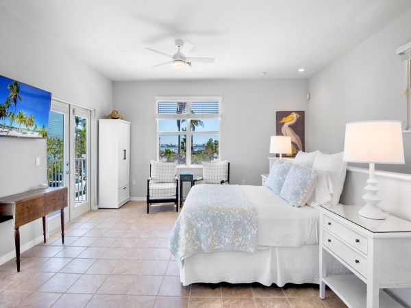 Luxurious Coastal Getaway at this Beach House in Longboat Key