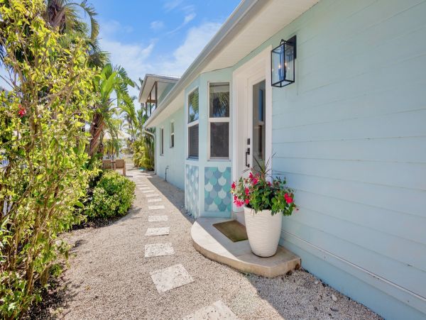 Luxurious Coastal Getaway at this Beach House in Longboat Key