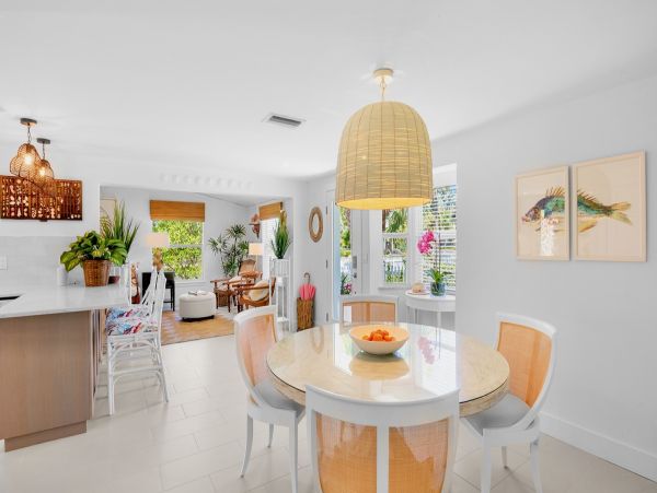 Luxurious Coastal Getaway at this Beach House in Longboat Key