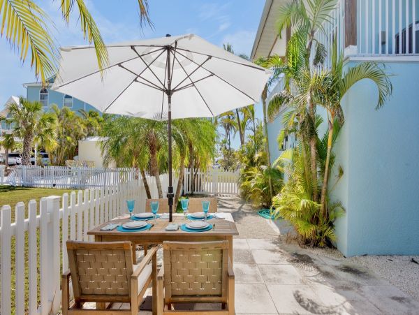 Luxurious Coastal Getaway at this Beach House in Longboat Key