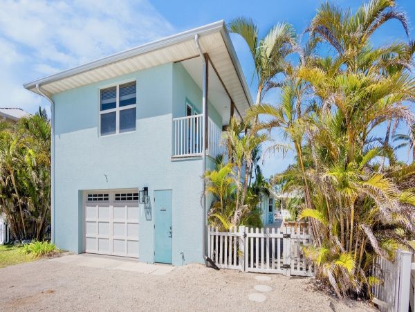 Luxurious Coastal Getaway at this Beach House in Longboat Key