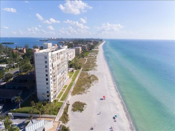 Condo with Full Gulf View Two Bedrooms Sleeps 4 Shared Pool
