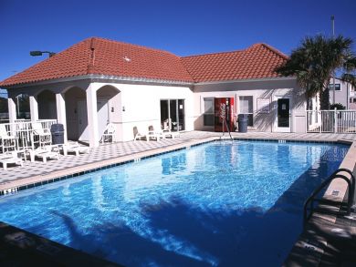 Pool with Sun Loungers Pool with Sun Loungers