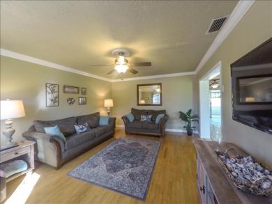 Brandenton Beach Vacation Home Sleeps Six Guests. Brandenton Beach Vacation Home Sleeps Six Guests.